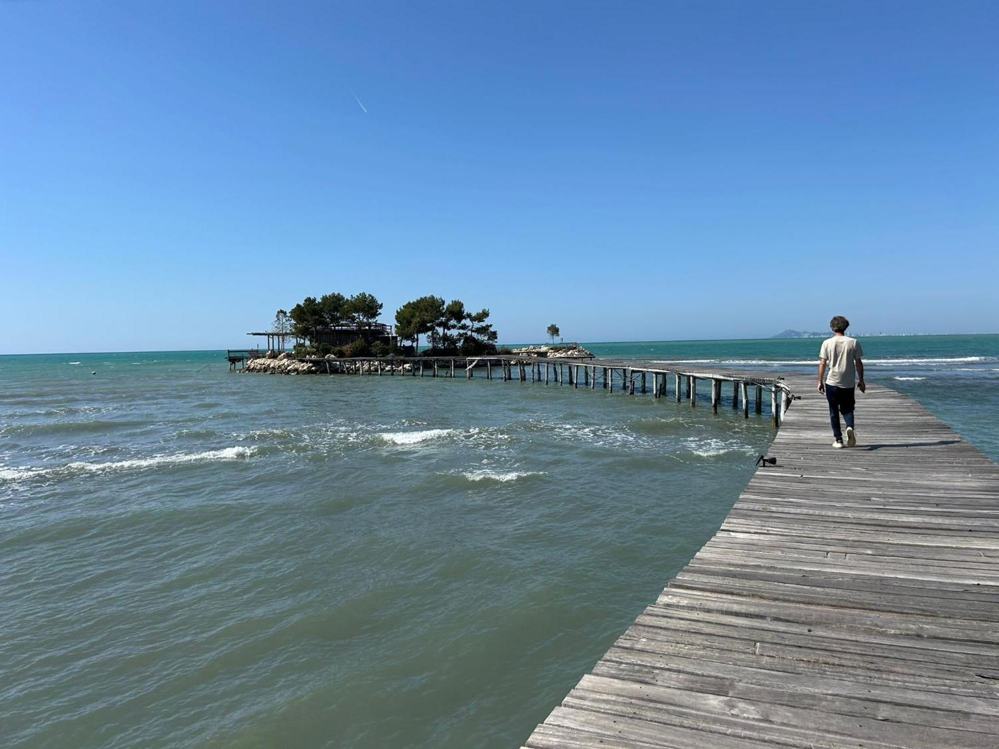 Camper Albanien Otel Golem  Dış mekan fotoğraf